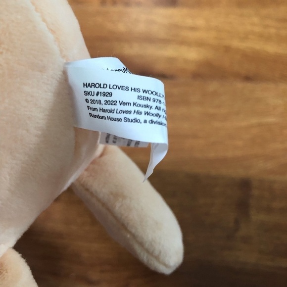 Harold Loves His Woolly Hat doll reading buddy stuffed figure - Picture 3 of 3